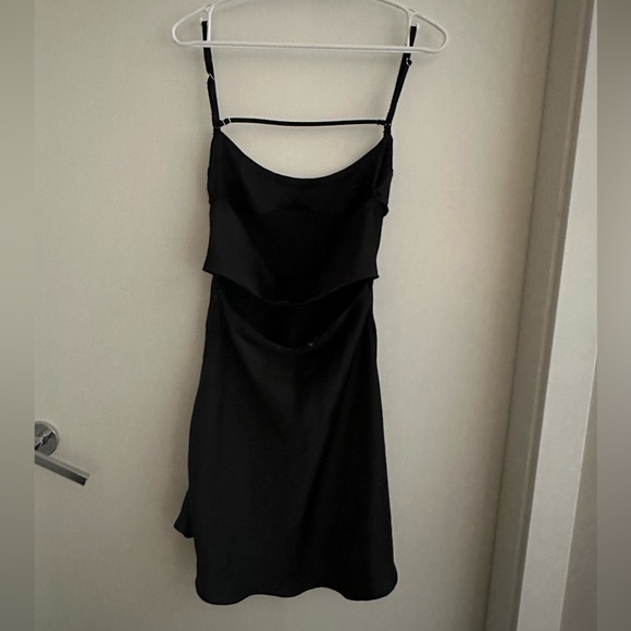 Zara- satin mini dress - Picture 2 of 3